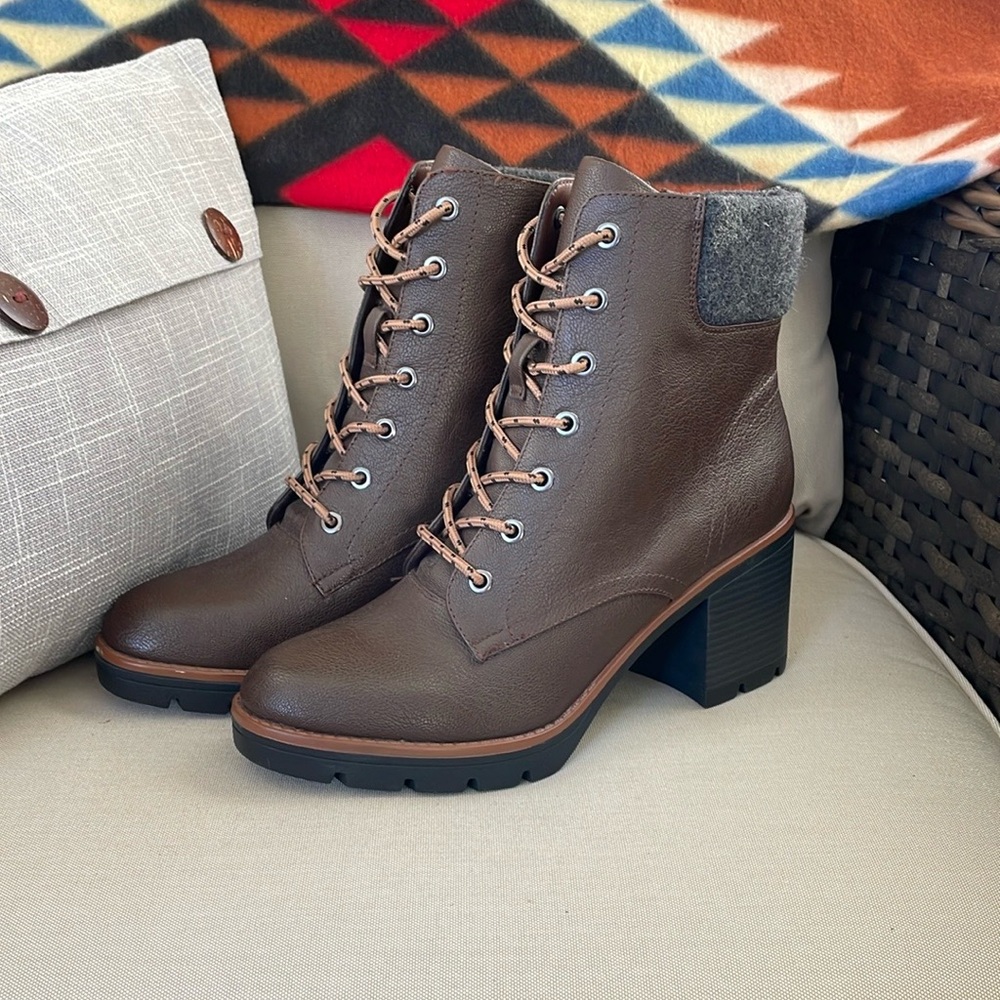Naturalizer Lace Up Ankle Boots